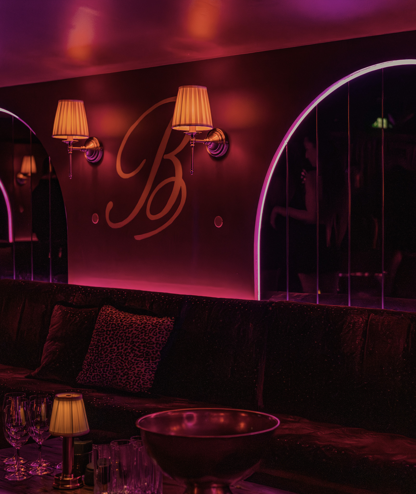 Barry Rooftop & Club dance floor at night